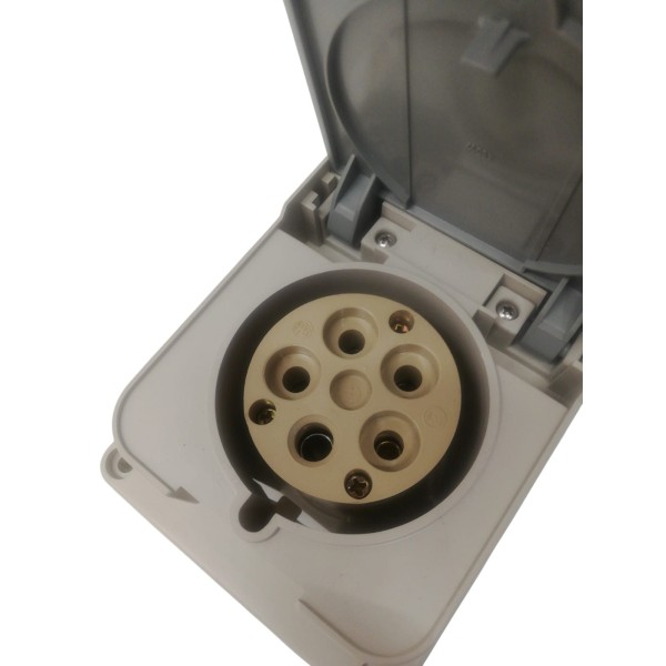 Palazzoli 479214 recessed interlocked socket CEE 32A 3p+n+e ip44